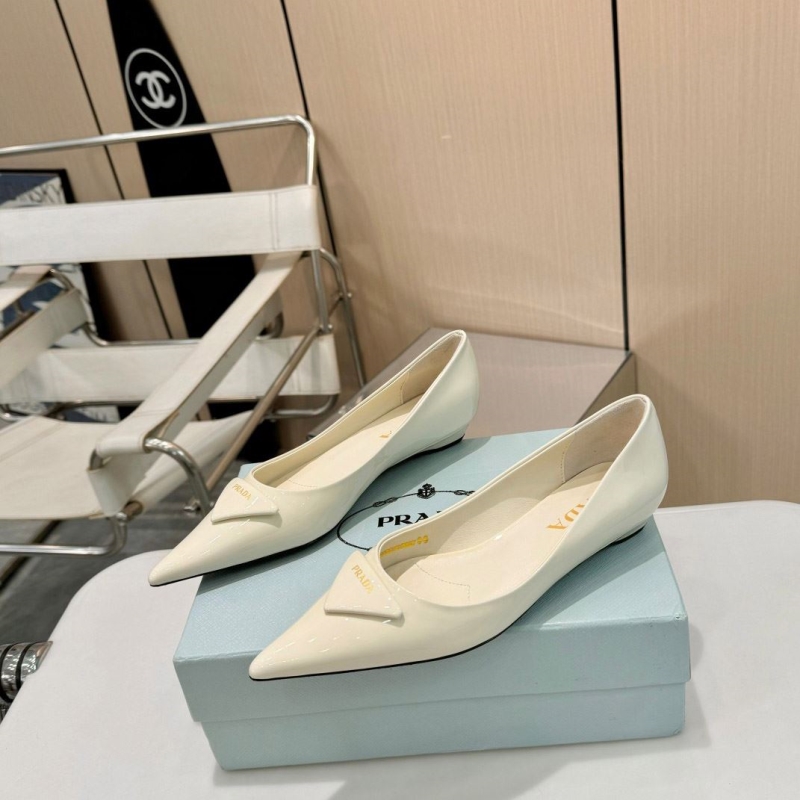 Pra*a flat shoes